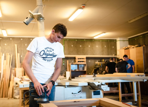 Fotografija 3 - Stolare danas 'tražimo povećalom', ali Šibenčaninu Mati to zanimanje oduvijek je bilo prvi izbor