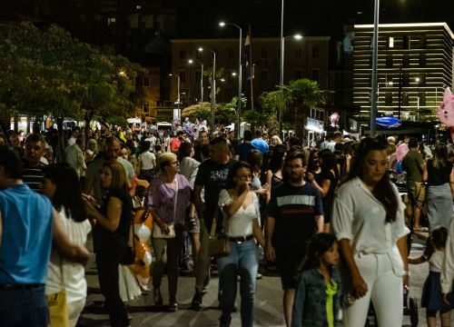 Fotografija 2 - Spektakularan vatromet uveo Šibenčane u najluđu ljetnu noć: Pogledajte kako je bilo