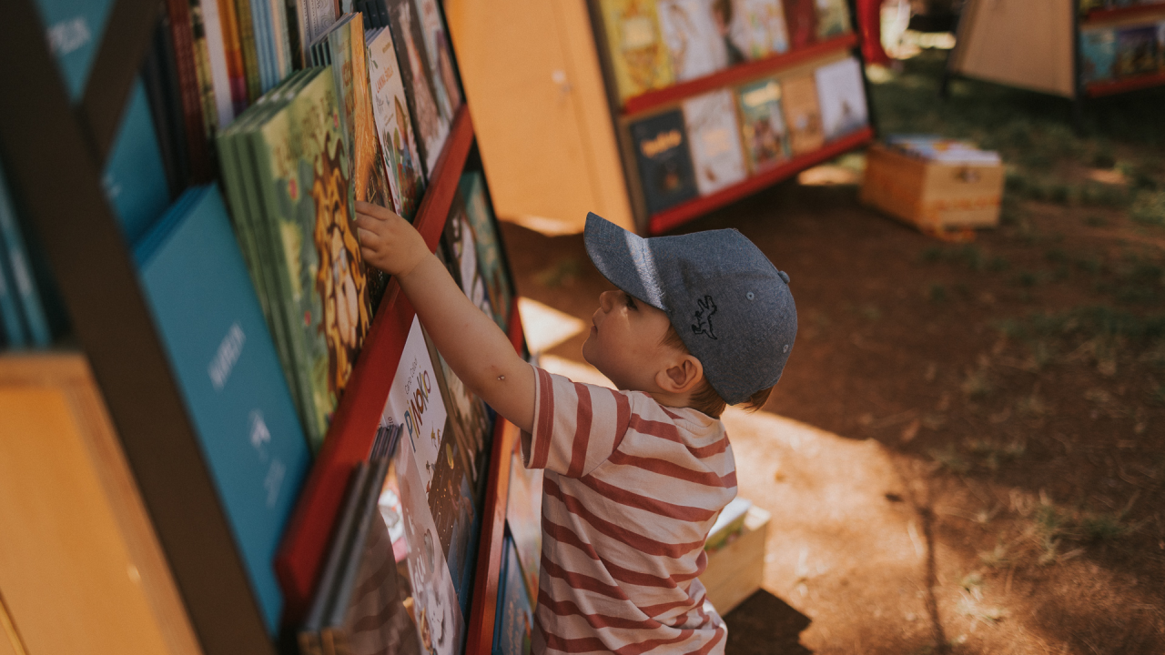 Kako čitati više knjiga? Mali trik poznatog pisca će vam sigurno pomoći