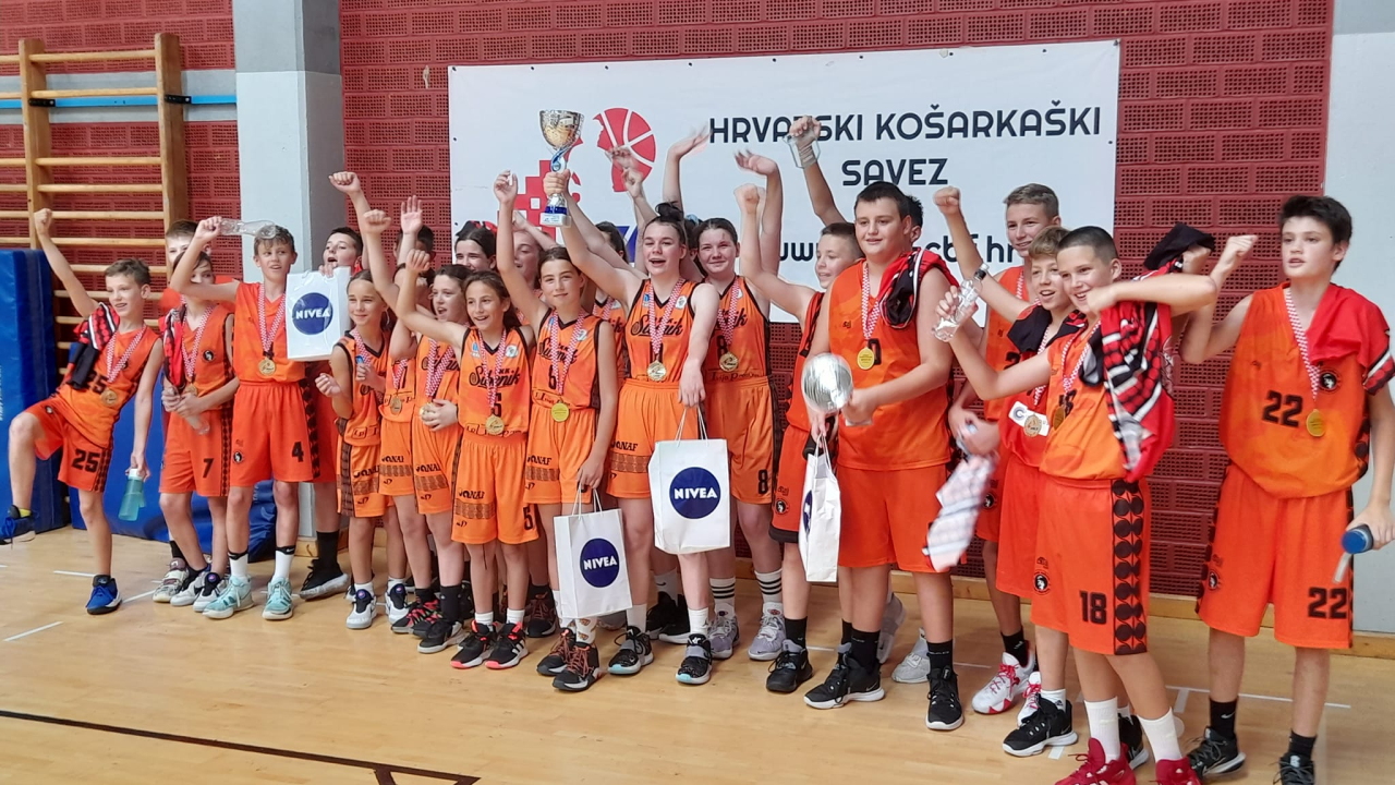 Mladi šibenski košarkaši i košarkašice pomeli konkurenciju i stigli do naslova prvaka Hrvatske!