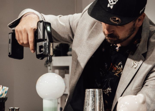 Fotografija 2 - Petar je uzeo ženino prezime, bio na porodu i ne vidi čemu hvaliti očeve koji mijenjaju pelene: 'Dijete smo zajedno napravili'