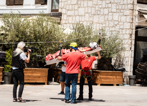 Fotografija 26 - Svečano otvoren projekt 'Sigurna turistička destinacija 2022.': 'Povećanjem sigurnosti turisti se osjećaju opuštenije'