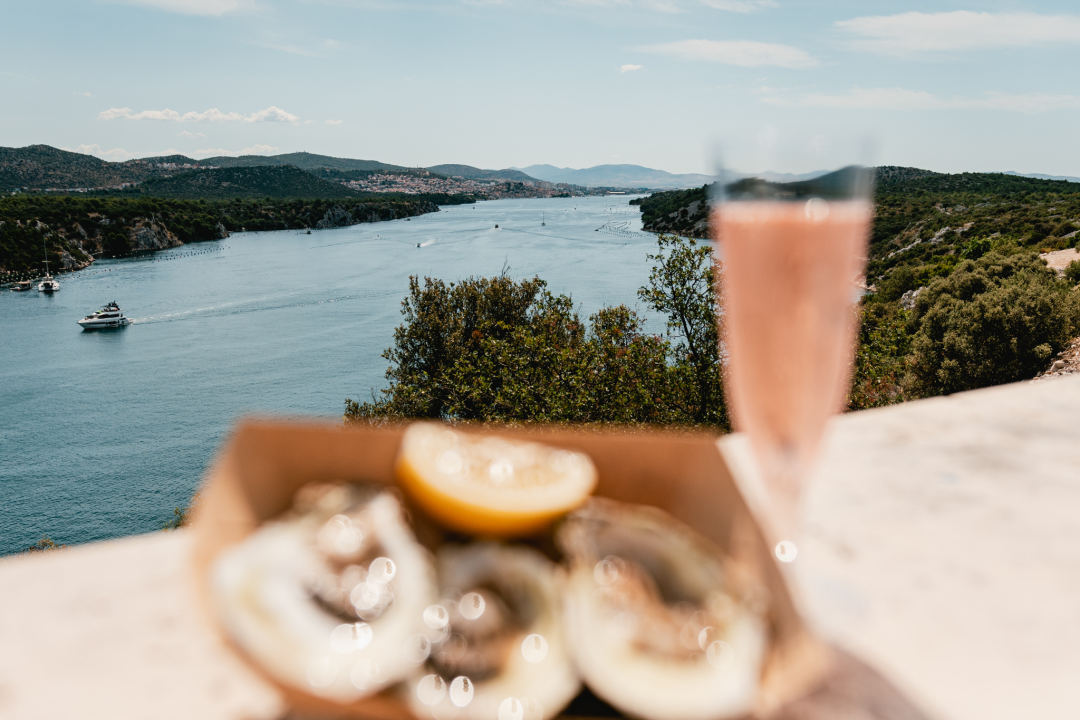 Posjetite novootvorenu kušaonicu školjaka i vina Oyster22!