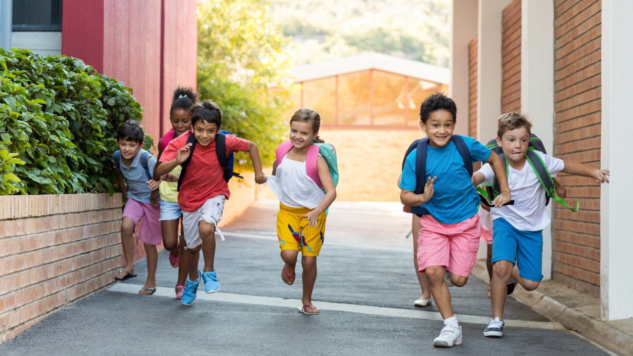 Poznati domaći trgovački lanac i ove je godine razveselio prvašiće svojih zaposlenika