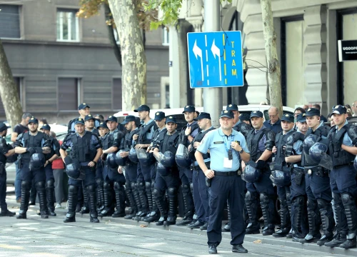 Uhićeni 17-godišnjak imao namjeru upotrijebiti Molotovljeve koktele: Pronađena oproštajna pisma