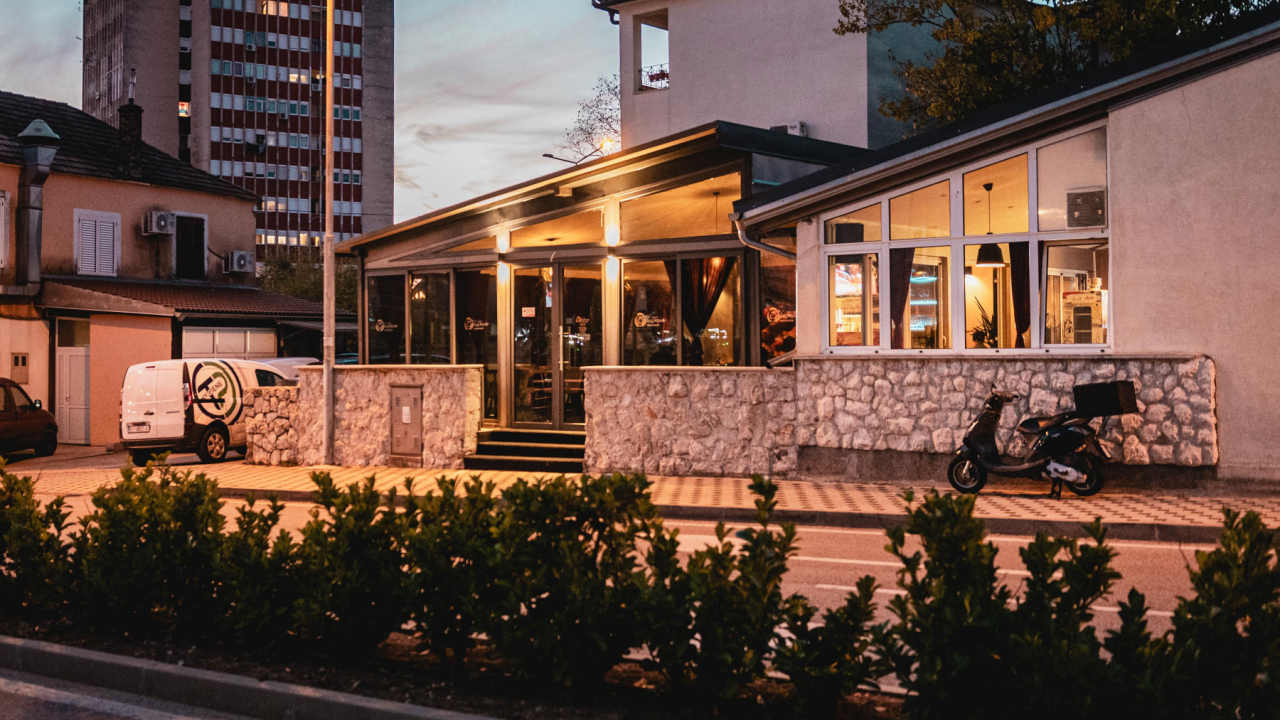 Panuozzo sendvič pravi je hit među gurmanima, a možete ga pojesti u pizzeriji Victoria!