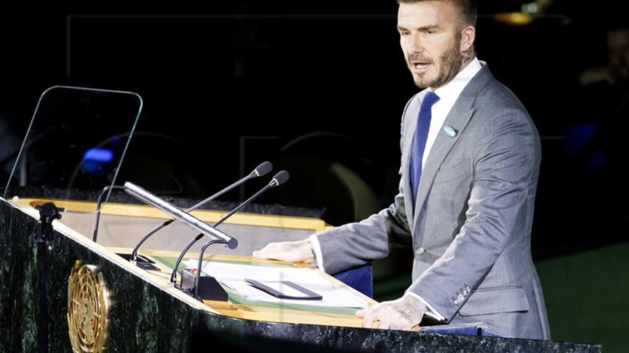 David Beckham satima stajao u redu kako bi se poklonio kraljici
