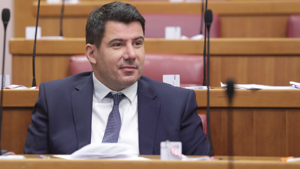 Grmoja Zekanovića nazvao glupanom i dobio dva dana zabrane