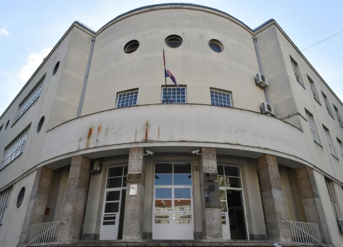 Poništena opomena pred otkaz profesorici Klasične gimnazije