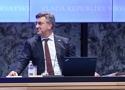 Plenković: 'I dalje ćemo činiti sve da olakšamo život sugrađana starije dobi'