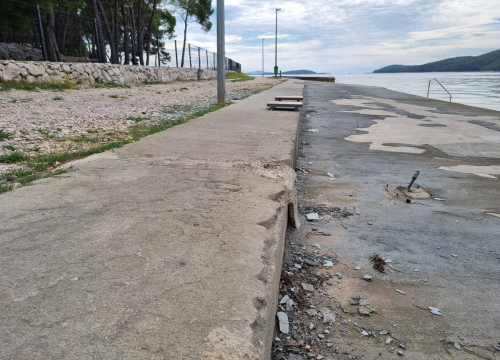 Fotografija 6 - Sanacija plaže u Zablaću neće skoro: Grad raskinuo ugovor s izvođačem radova, traže novog