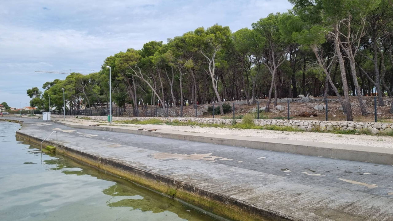 Sanacija plaže u Zablaću neće skoro: Grad raskinuo ugovor s izvođačem radova, traže novog