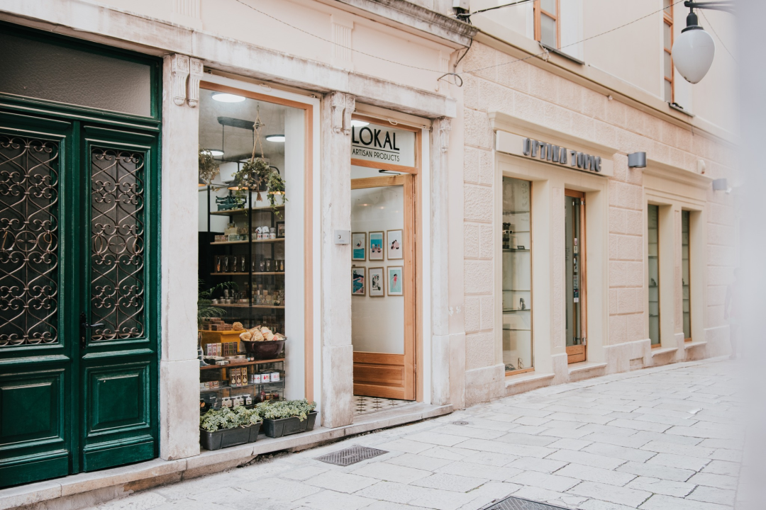 Pronađite najbolje božićne poklone uz super akcije trgovine Lokal!