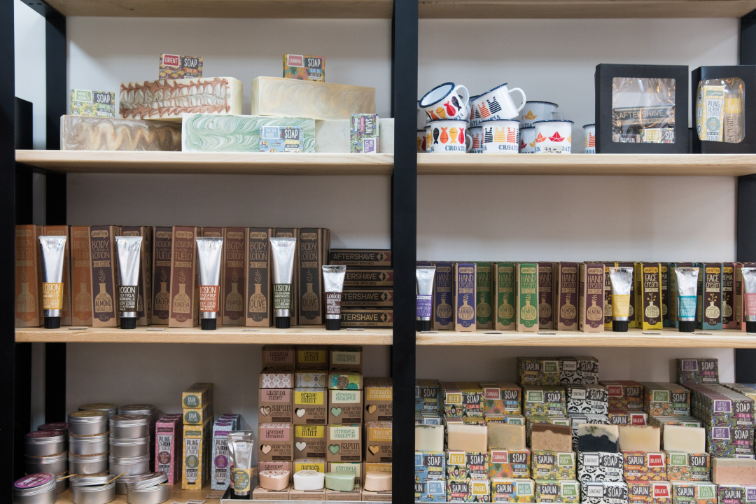 Pronađite najbolje božićne poklone uz super akcije trgovine Lokal!