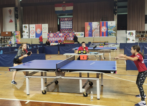 Fotografija 2 - Veliki uspjeh šibenskih mlađih stolnotenisača na Dubrovnik Openu