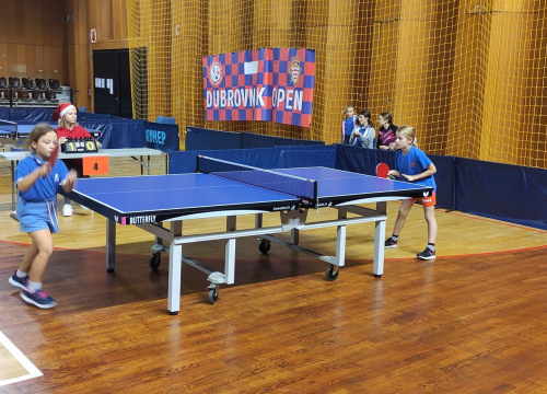 Fotografija 5 - Veliki uspjeh šibenskih mlađih stolnotenisača na Dubrovnik Openu