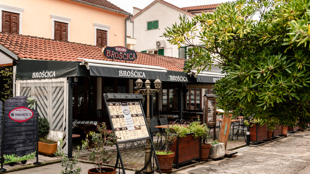 Uživajte ovog adventa u slasnim zimskim delicijama konobe Brošćica!