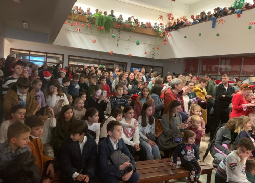 Mali Vodičani organizirali humanitarnu priredbu, novac namijenili potrebitima