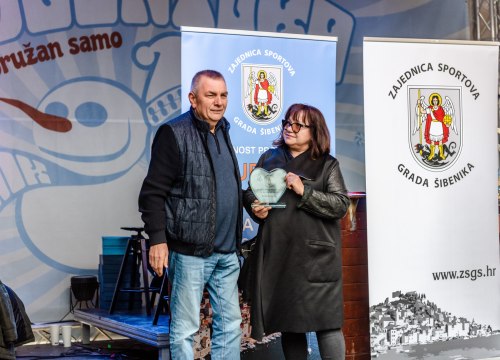 Fotografija 3 - Toni Slavica i Nives Radić, vaterpolisti Solarisa i vaterpolistice Viktorije ovogodišnji su laureati