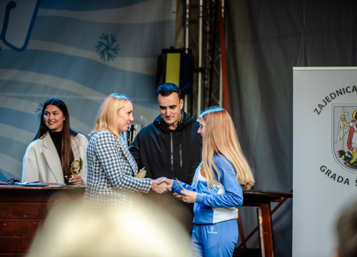 Fotografija 6 - Toni Slavica i Nives Radić, vaterpolisti Solarisa i vaterpolistice Viktorije ovogodišnji su laureati