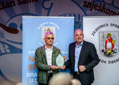 Fotografija 8 - Toni Slavica i Nives Radić, vaterpolisti Solarisa i vaterpolistice Viktorije ovogodišnji su laureati