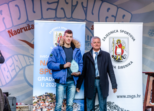 Fotografija 14 - Toni Slavica i Nives Radić, vaterpolisti Solarisa i vaterpolistice Viktorije ovogodišnji su laureati