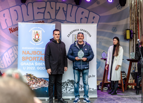 Fotografija 18 - Toni Slavica i Nives Radić, vaterpolisti Solarisa i vaterpolistice Viktorije ovogodišnji su laureati