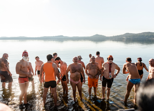 Fotografija 4 - Nekoliko odvažnih okupalo se na Banju u podne na samu Novu godinu: 'U-vodi-mo euro'