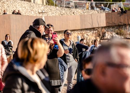Fotografija 18 - Nekoliko odvažnih okupalo se na Banju u podne na samu Novu godinu: 'U-vodi-mo euro'
