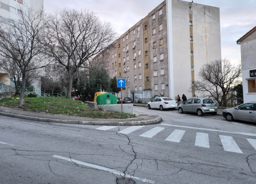 Fotografija 6 - Šahtovi u Njivicama i na Njegoševu sanirani: Čekaju se još usporivači kraj škole