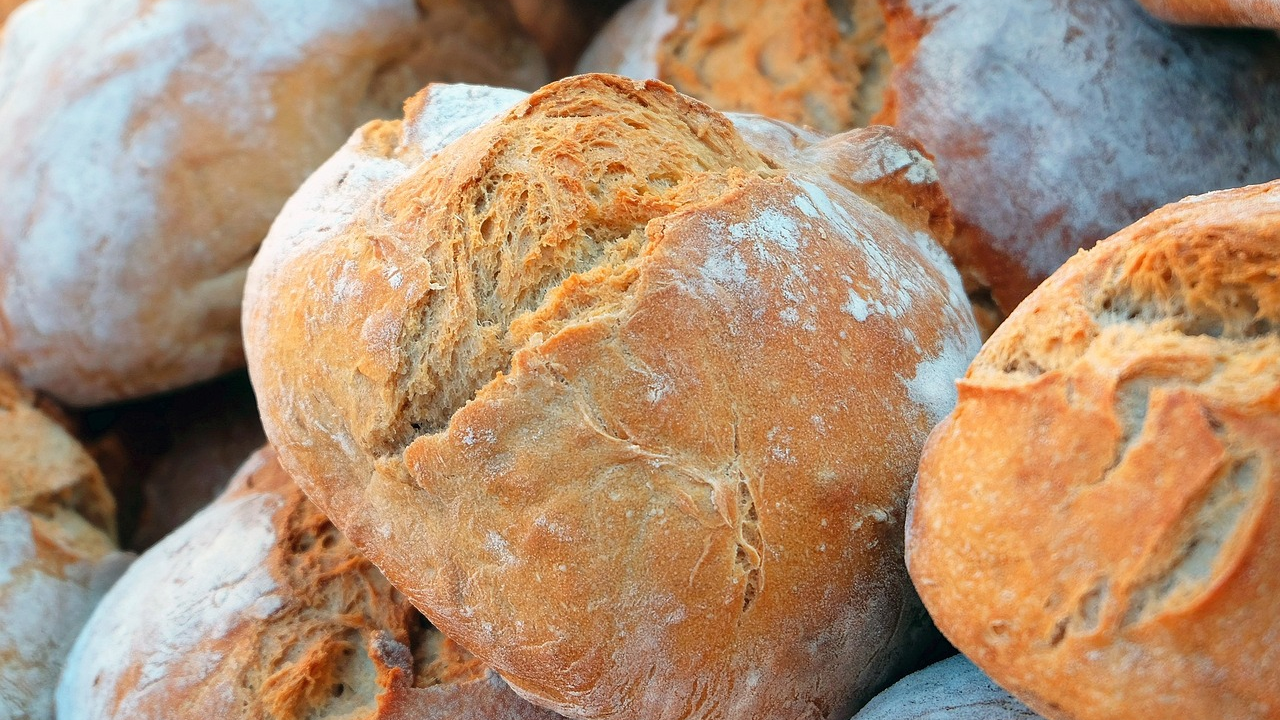 Ne trebate mijesiti tijesto: Najlakši recept za fini kruh od samo 4 sastojaka