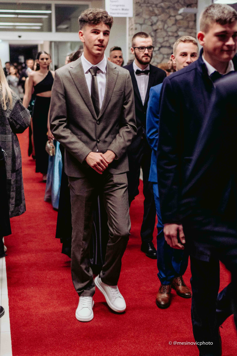 Zavirite na blještavi maturalni ples Turističko-ugostiteljske škole Šibenik (2)