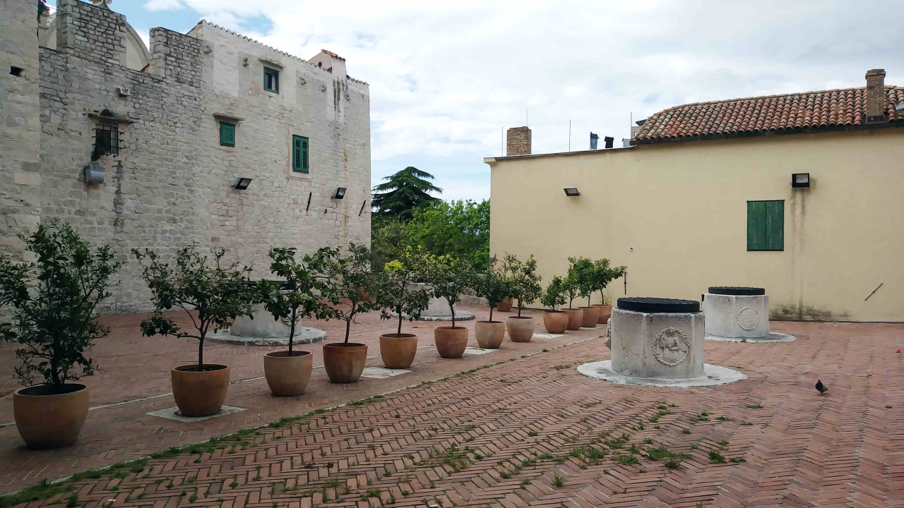 Kako su žedni Šibenčani iz Korčule dovukli graditelja cisterni Jakova Correra da im sagradi Četiri bunara