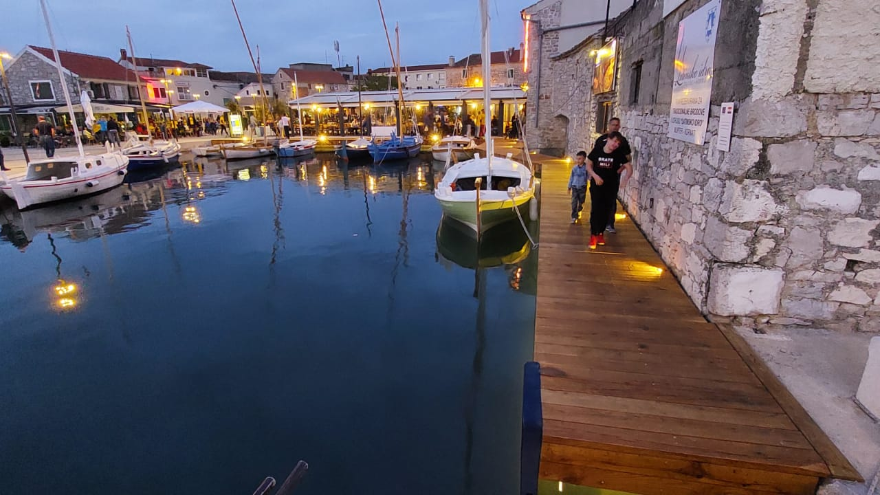 Međunarodni volonteri stigli u Murter: Zaštita i promocija arheološkog nalazišta Colentum