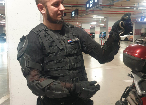 Fotografija 4 - Denis Periša iz garaže na Poljani spasio zmiju: ‘Ne trebate se bojati’