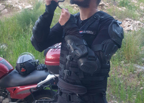 Fotografija 5 - Denis Periša iz garaže na Poljani spasio zmiju: ‘Ne trebate se bojati’