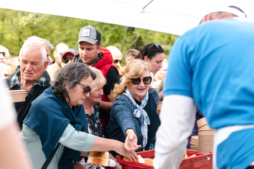 Uz podjelu graha u NP Krka tradicionalno obilježen Praznik rada: 'Sve što imamo stvorili smo svojim radom'