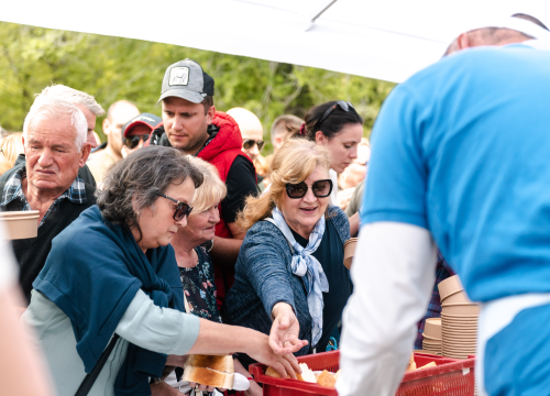 Fotografija 14 - Uz podjelu graha u NP Krka tradicionalno obilježen Praznik rada: 'Sve što imamo stvorili smo svojim radom'