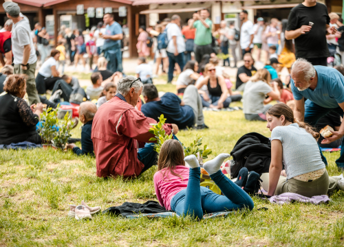 Fotografija 28 - Uz podjelu graha u NP Krka tradicionalno obilježen Praznik rada: 'Sve što imamo stvorili smo svojim radom'