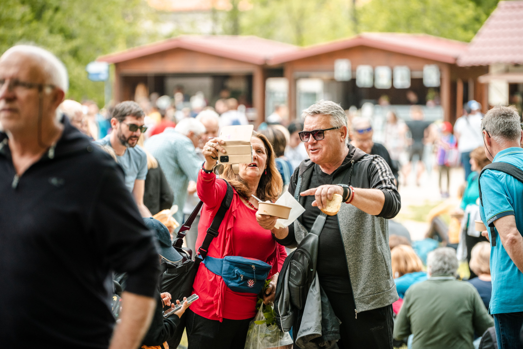 Uz podjelu graha u NP Krka tradicionalno obilježen Praznik rada: 'Sve što imamo stvorili smo svojim radom'