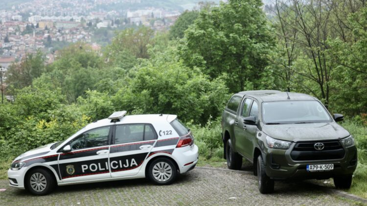 Medvjed trči ulicama Sarajeva, učenicima zabranjeno izlaziti iz škola