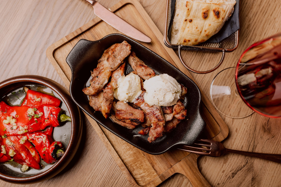 Isprobajte nenadmašne mesne plate u bistrou 'Kod starog'!