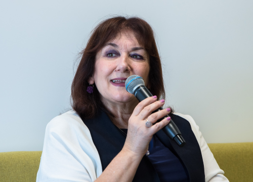 Fotografija 3 - Dubravka Šuica u Šibeniku: 'Želimo širokopojasnim internetom i 5G mrežom pokriti svako selo u EU'