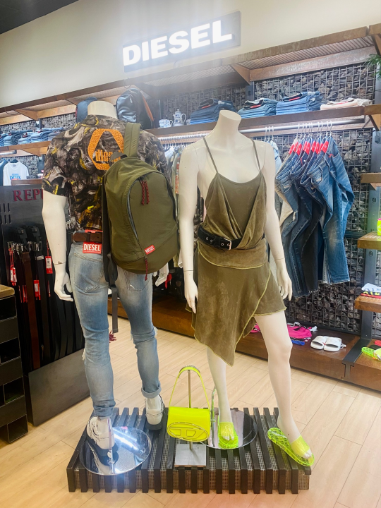 Fashion Box nudi najtrendi komade poznatih brendova Replay i Diesel!