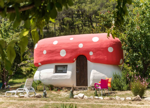 Fotografija 6 - U Rupama postoji bajkovito selo u kojem možete spavati u gljivi ili bundevi