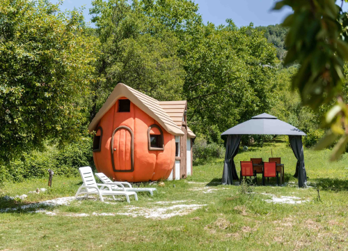 Fotografija 9 - U Rupama postoji bajkovito selo u kojem možete spavati u gljivi ili bundevi