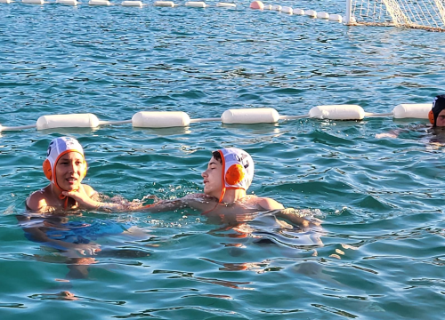 Fotografija 20 - Povijesna utakmica za Prvić Luku: Kako je vaterpolo uzburkao usnulu valu...