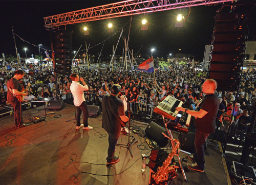 Fotografija 9 - Ne propustite feštu u Betini: Regata Dlan & veslo pa vrhunski koncerti i vatromet!
