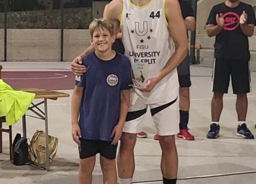 Fotografija 4 - 'Antimarkuni' pobjednici Streetballa u Jezerima