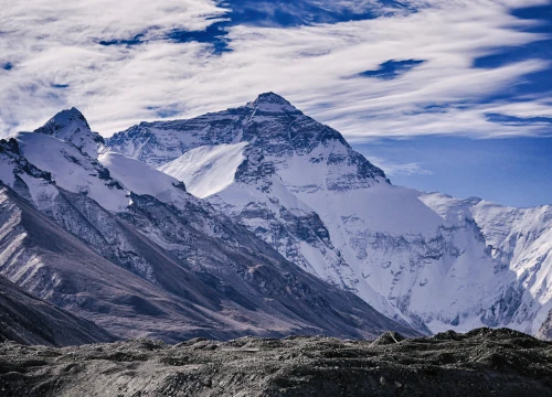 Nepal razmatra povećanje naknada za Mount Everest na 15.000 dolara